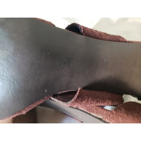 MI IM HEELS SIZE 9US POINTED TOE , STACKED BLOCK HEEL T STRAP BURGANDY - Picture 8 of 12